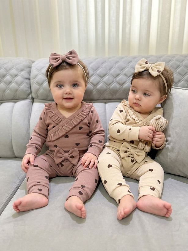 ست بادی و شلوار و هدبند نوزادی کبریتی قلبی مناسب ۳ماه تا۲ سال